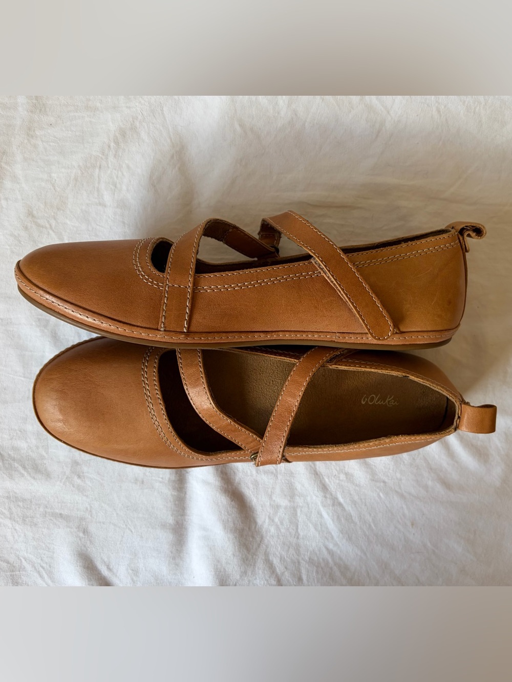 Olukai NWOT Women’s Tan Leather Mary Jane Flats Comfortable Everyday Shoe Sz 9 - Picture 2 of 7